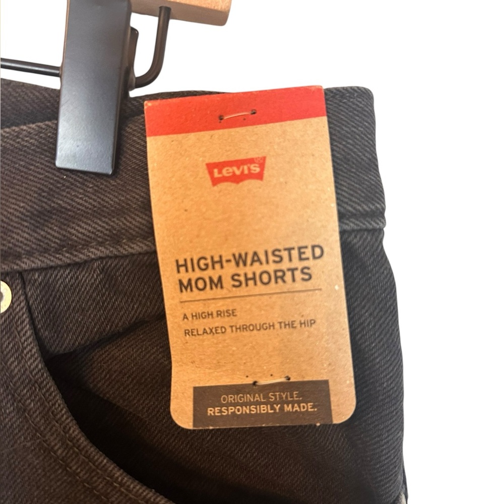 NWT Levi’s High Waisted Mom Women’s Shorts Black 32 - Picture 6 of 10